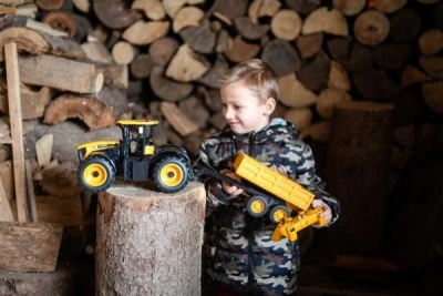 Double Eagle JCB FASTRAC 4200 žlutý RC traktor s dálkově ovladatelným valníkem