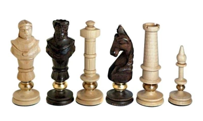 Drevene sachy.cz Figurky Royal Maxi vyvážené mosazí hnědé Drevene sachy.cz Figurky Royal Maxi vyvážené mosazí hnědé