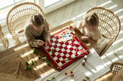 Kreativní sada č. 5 přírodní dřevěná šachová souprava na vlastní malování