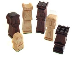 Drevene sachy.cz Šachy ručně vyřezávané Castle v intarzované šachovnici