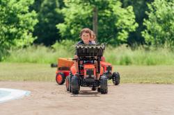 Falk šlapací traktor 2060 Kubota s nakladačem a vlečkou