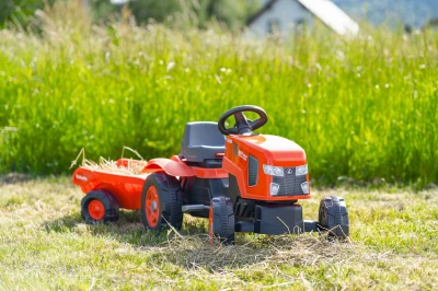 Falk Šlapací traktor Kubota s vlečkou