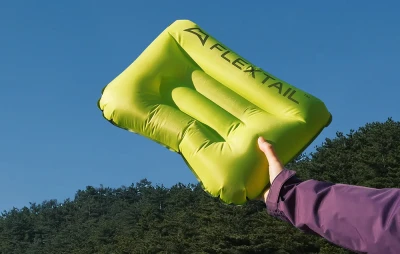Flextail Tiny Pillow zelený nafukovací polštář