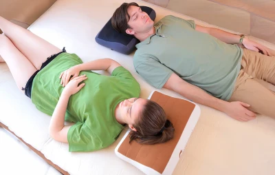 Flextail Zero Pillow šedý nafukovací cestovní polštář