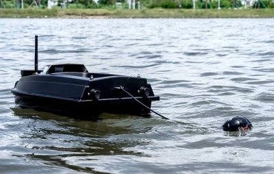 Flytec Návnadová loď V030 s vyhledávačem + baterií