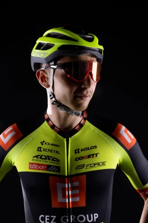 Force CREED černo-červené, červené revo skla cyklistické brýle