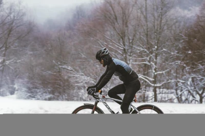 Force BULL HUE černá-šedá cyklistická přilba POUZE S-M 54-58 cm (VÝPRODEJ)