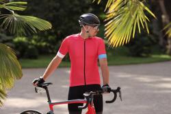Force GAME červený cyklistický dres + Force STRIPE černo-červené cyklokraťasy