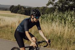 Force ACTION LADY čierne cyklokraťasy so šrákmi a vložkou