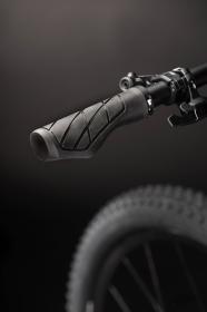 Force Madla BAR, tvarovaná jištěná, černá, balená