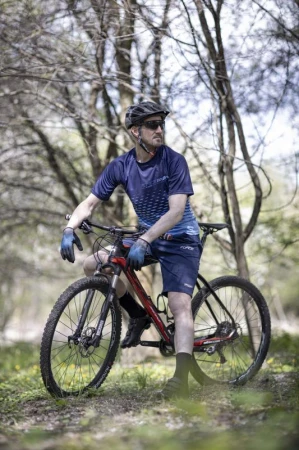 Force MTB MOUNT černý cyklodres krátký rukáv + Force BLADE MTB tm.modré cyklokraťasy