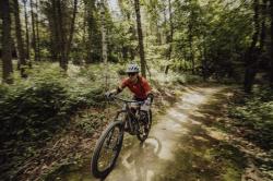 Force MTB MOUNT cihlový cyklistický dres + Force BLADE MTB černé cyklokraťasy