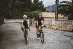 Force POINTS černo-modrý cyklistický dres + Force ACTION černé cyklokraťasy