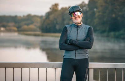 FORCE ALVARO AERO černá cyklistická přilba
