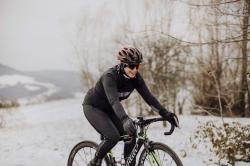 Force BULL HUE MIPS černo-červená cyklistická přilba