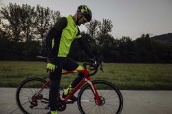 Force HAWK černo-fluo cyklistická přilba