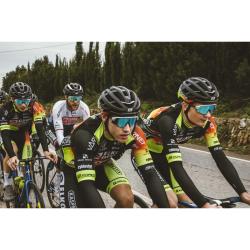 Force LYNX černá mat/lesk cyklistická přilba