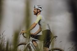 Force NAOS bílá cyklistická přilba