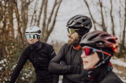 Force NEO MIPS černá mat-lesk cyklistická helma + šátek Force