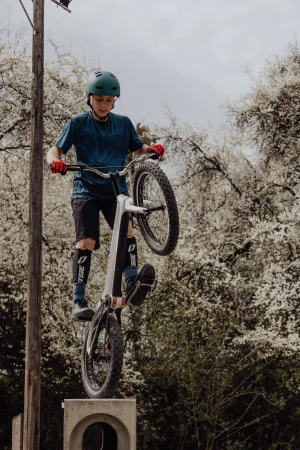 Force RIDEZ BMX petrolejová matná přilba