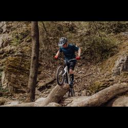 Force TRAIL MTB antracitová cyklistická přilba