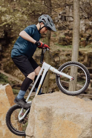 Force TRAIL MTB antracitová cyklistická přilba