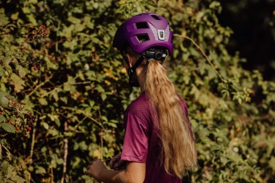 Force ZEBU s blikačkou fialová dětská cyklistická přilba