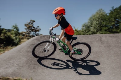 Force ZEBU s blikačkou oranžová dětská cyklistická přilba