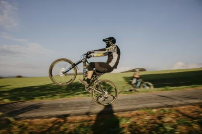 Force RECKLESS černo-žluto-šedý mtb dres - dl. rukáv + Force STORM šedo-fluo cyklokraťasy