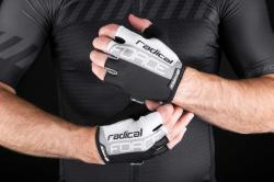 Force RADICAL šedo-bielo-čierne cyklorukavice