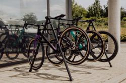 Force Stojan skladací RACE -170cm , oceľový, čierny