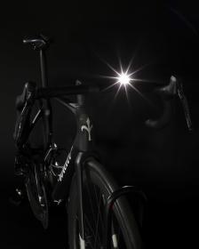 Force Svetlo predné FLUX 200LM USB, čierne