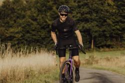 Force SWAY černý cyklodres - kr. rukáv + Force MOUNT MTB černé cyklokraťasy bez vložky