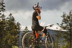 Force DOWNHILL šedo-černé cyklistické tretry