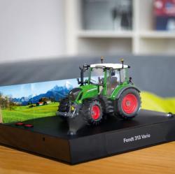 Franzis adventní kalendář Traktor Fendt 313 Vario se zvukem 1:32