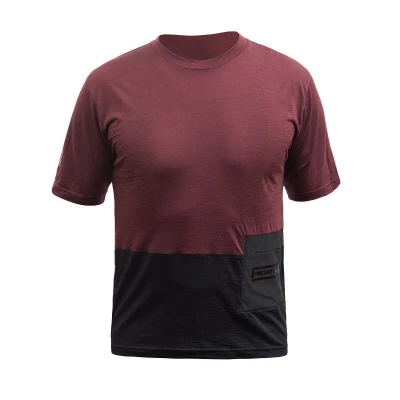 Fresh Trash Men's Lite Merino Pocket Jersey Merlot Red/black pánský cyklodres Fresh Trash Men's Lite Merino Pocket Jersey Merlot Red/black pánský cyklodres