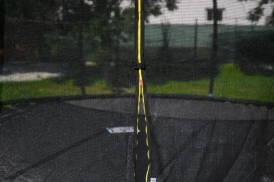 G21 Trampolína SpaceJump 430 cm, černá, s ochrannou sítí + schůdky zdarma