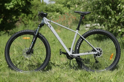 Galaxy Skylab 1.0 šedé horské kolo + výbava zdarma