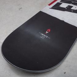Gravity Empatic 23/24 snowboard + sleva 400,- na příslušenství
