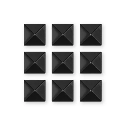 Gravity Pyramid Studs black grip