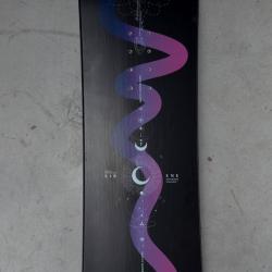 Gravity Sirene Black 24/25 snowboard + Raven Fastec FT360 black/fuchsia vázání + Raven Flush MOZ boty