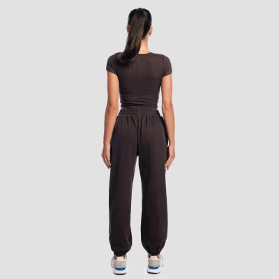 GymBeam Dámské tričko Cropped Aura Tee Brown