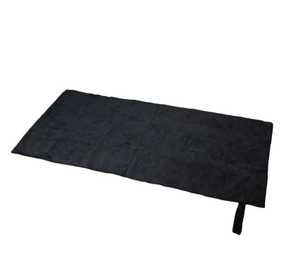 GymBeam Sportovní ručník z mikrovlákna Medium Black