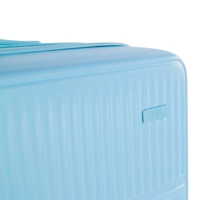 Heys Pastel M Light Blue kufr + kosmetická taštička zdarma