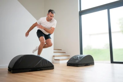 Hip Thrust černá ergonomická cvičební lavice na hýžďové svaly