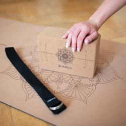 HMS Korková sada na jógu - podložka YM11, jóga blok KJ02 a popruh SJ02