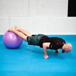 HMS Masážní gymnastický míč YB03N 75 cm černý