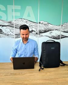 Husky Office 12l black batoh