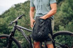 Husky Peten 15l black batoh Turistika/Cyklistika