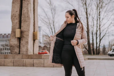 Husky Daili L red dámský péřový kabát